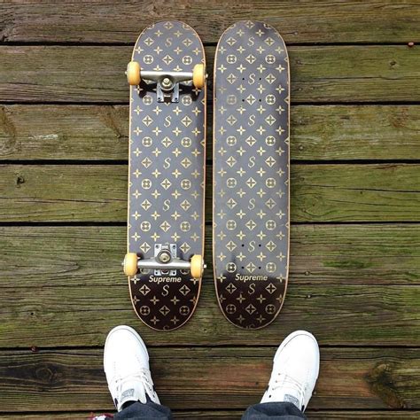 louis vuitton supreme skateboard
